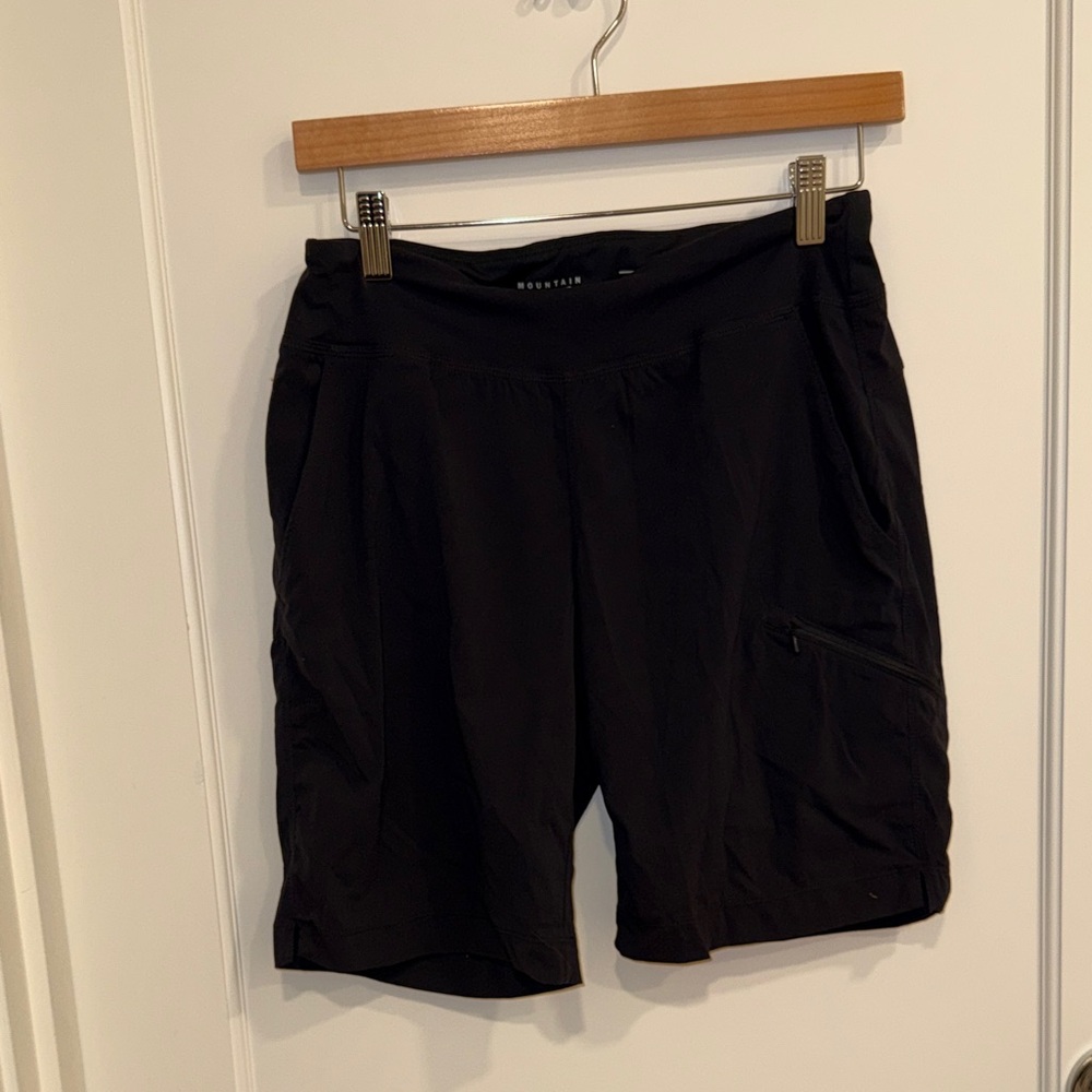 Mountain Hardwear Charcoal Active Shorts 9” inseam